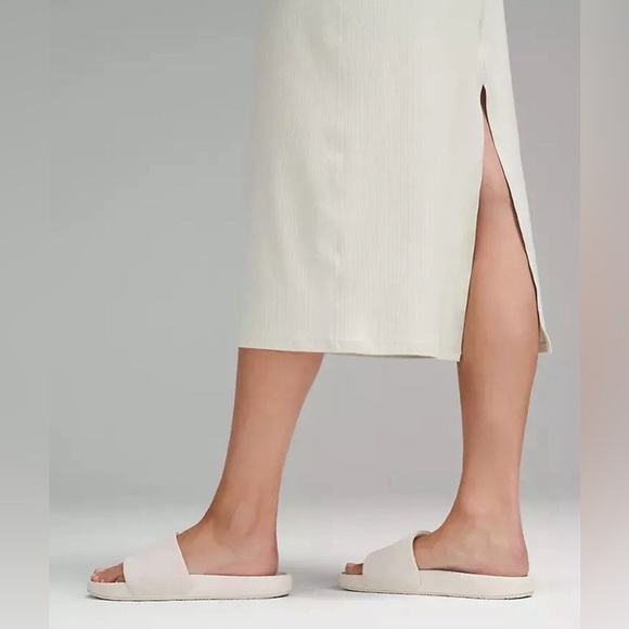 Lululemon•All Aligned Ribbed Midi Dress• Nulu Contour Rib• Bone NEW•NWOT•Size 6 - Picture 4 of 15